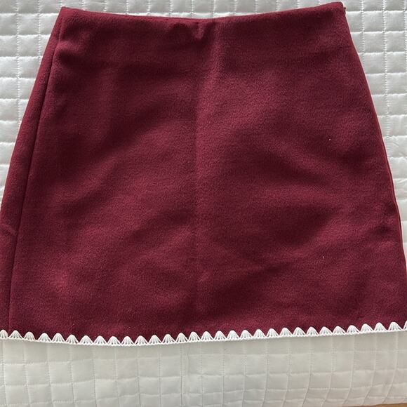 NWOT REVOLVE & MINIMALIST lovers COMMENSE Burgundy felt mini skirt M - Picture 3 of 6